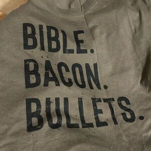 Men’s t-shirt. NWT. Size 2XL